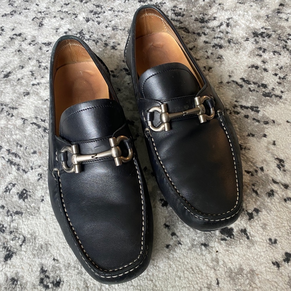 FERRAGAMO Men Black Loafers